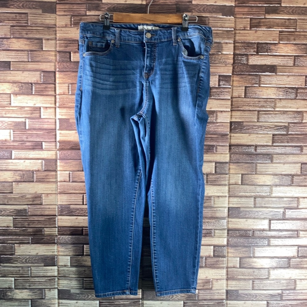 Womens EUC Torrid 16R Skinny Cropped Jeans